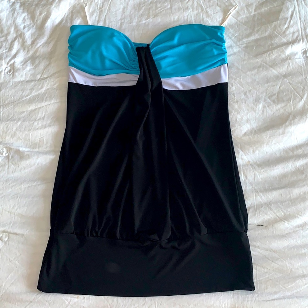 VANITY Halter w/padding sewn in (M) (ONLY WORN once)